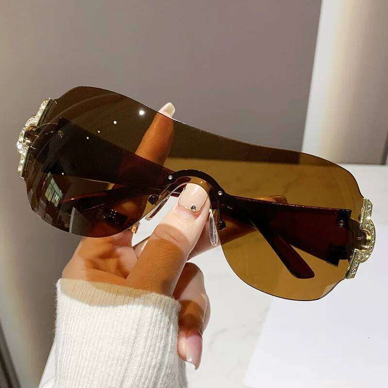 New Women Fashion Y2k Sunglasses Women's Vintage Integrated Surround Sun Glasses Lady UV Protective Eyewear UV400 Oculos De Sol C260204