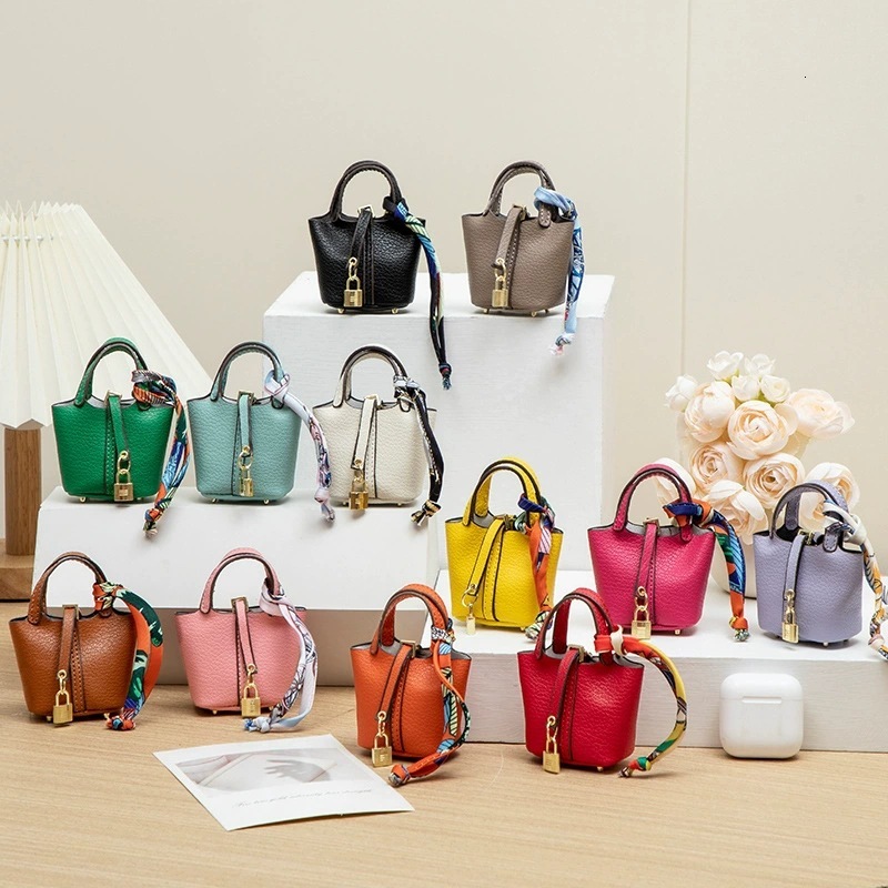 Bag Charm Cute Style Plush Ornamentn New Ultra-Fiber Leather Small Basket Bag Pendant Mini Cute Earphone Bag Pendant Keychain Car Pendant