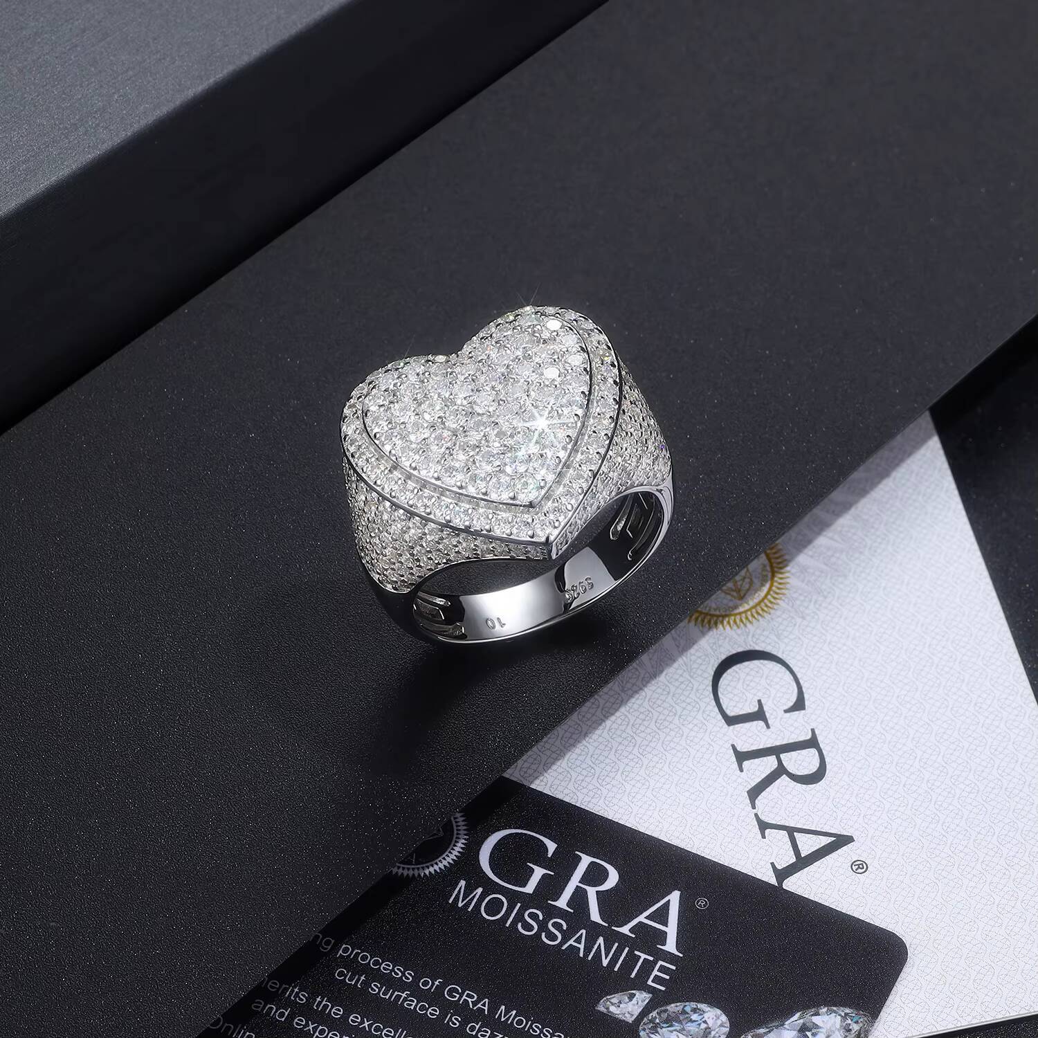 DE Classic Heart Design Moissanite Ring Hip Hop Heart Shape Moissanite Fine Ring Heart-shaped 925 Silver VVS1 Moissanite Ring