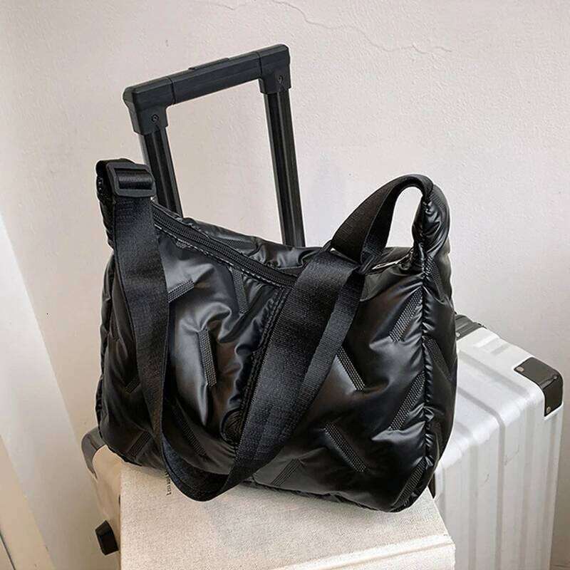 Fashion Puffy Hobo Down Handbags Women Quilted Tote Large Capacity Padded Shoulder Casual Winter Commuting Bag C260204