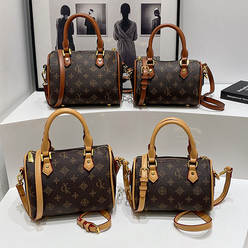 2026 New Spring Summer Mini Pillow Bag for Women Trendy Handheld Versatile Super Popular Coin Phone Bag Crossbody & Shoulder Bag