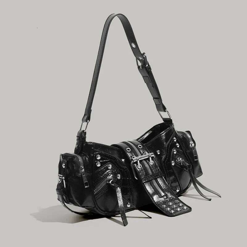 Oil Wax Leather Vintage Rivet Underarm Motorcycle Bag Cool For Elegant Outfits Daily Commute Casual Outings C260204