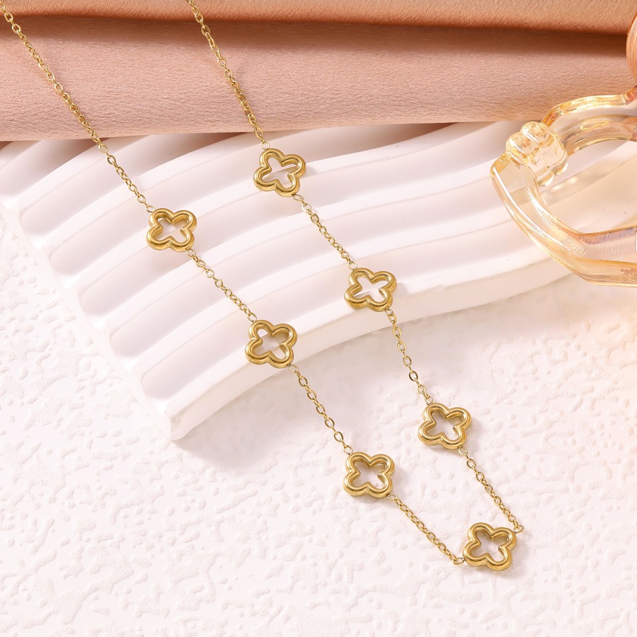 Cross-Border Hot Selling Vacuum Plated 18K Gold Titanium Steel Hollow Four-Leaf Clover Bracelet Necklace Set for Women Factory In-Stock Wholesale - view 4
