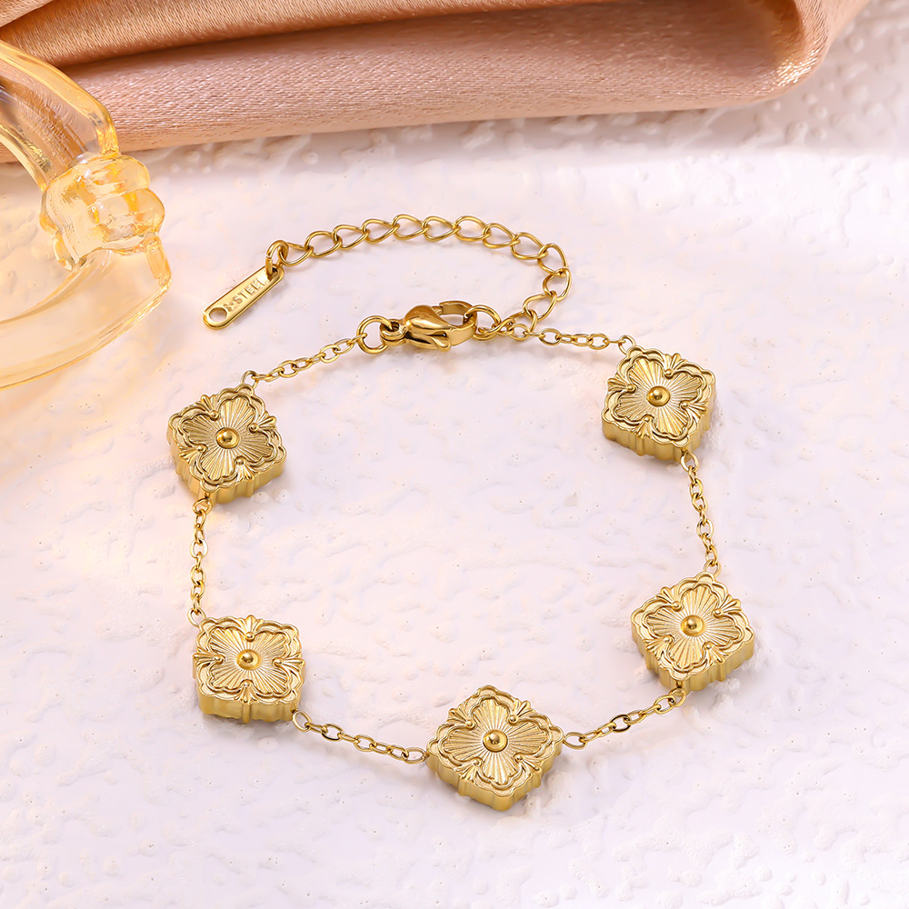 Cross-Border Hot-Selling New Simple Personality Titanium Steel Rhombus Four-Leaf Clover 13 Bulk Flower Bracelet for Women Factory In-Stock Wholesale - view 7