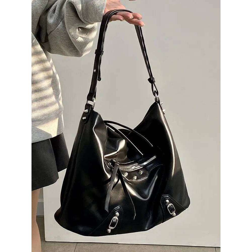 Large Capacity Y2k Women's Shoulder Bags Commuter Pu Leather Cool Hot Girls Crossbody Bag Lock Decoration Female Tote Handbags C260204