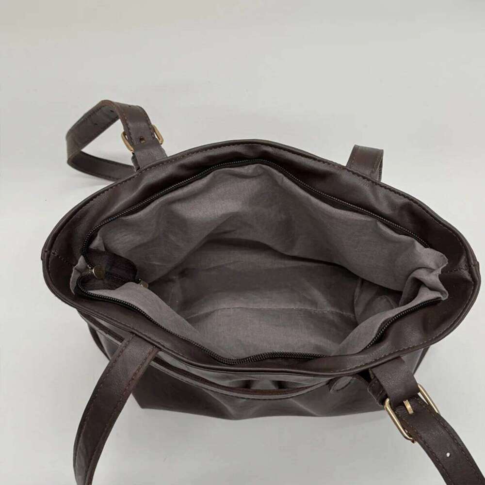 Minimalist Vintage Glossy Tote Belt Detail Large Capacity Zipper PU Water Resistant Shoulder Bag for Daily Commute Shopping C260204