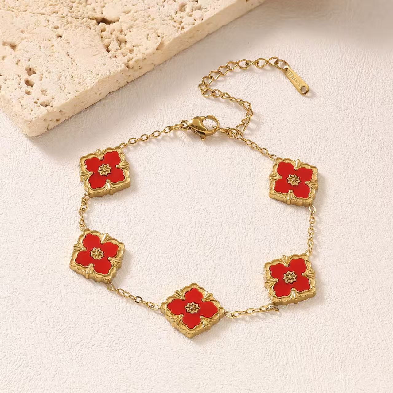 Cross-Border Hot-Selling Italian Brushed Buche Mother-of-Pearl Four-Leaf Clover Bracelet Vintage Court Style Light Luxury Versatile Hand Jewelry - view 5