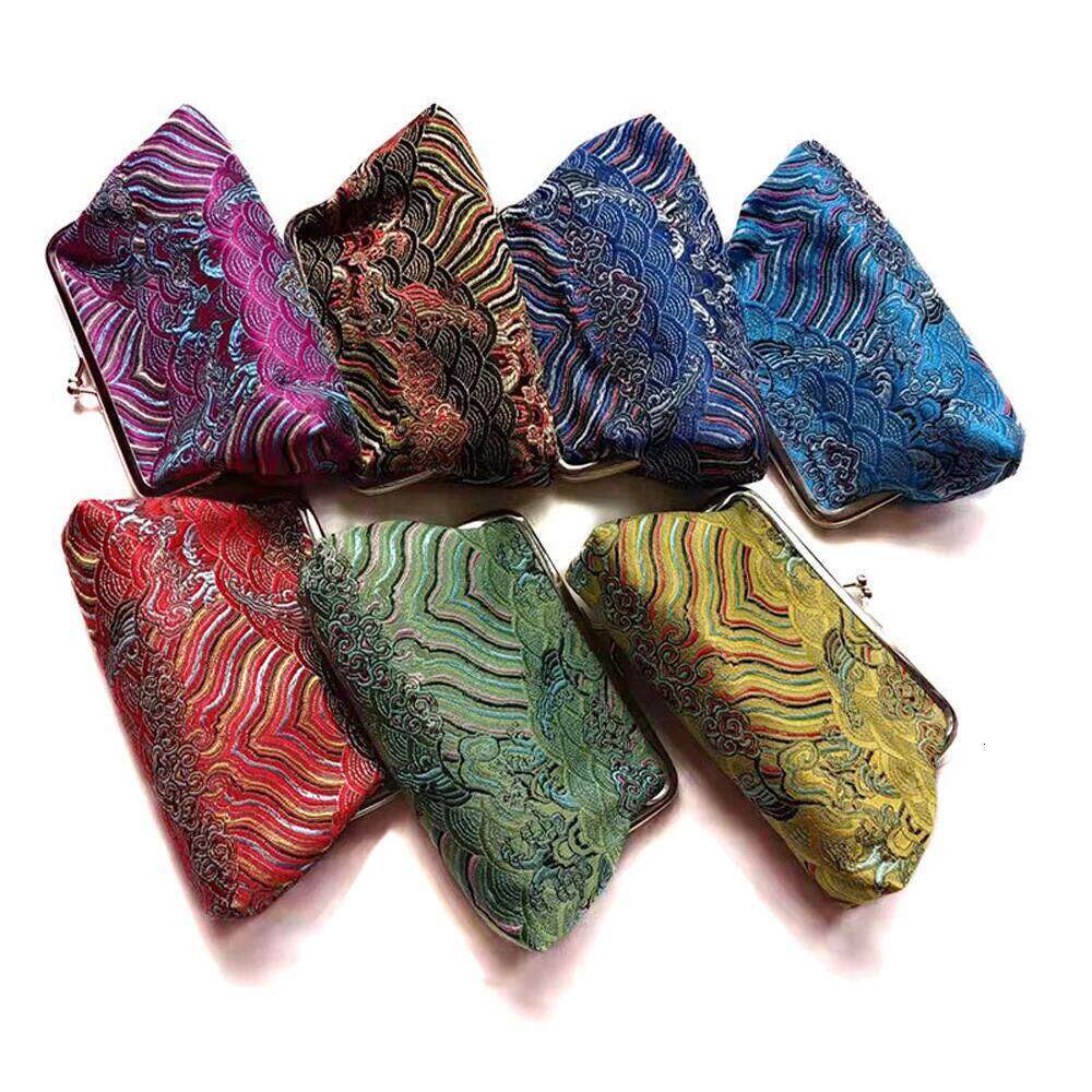 Long Coin Purse Wallet Women Vintage Embroidery Card Holders Hasp Creative Clutch Bag Wedding Gift Ladies Silk Money Pouch Z260205