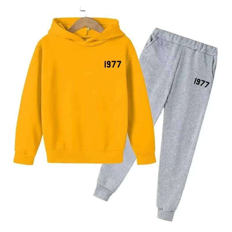 Fashion Casual 1977 Boys Girls 2 Piece Sets Tracksuit Kids Hooded Sports Suit Children Hoodies Sweatshirt Top+Pants Streetwear X260205