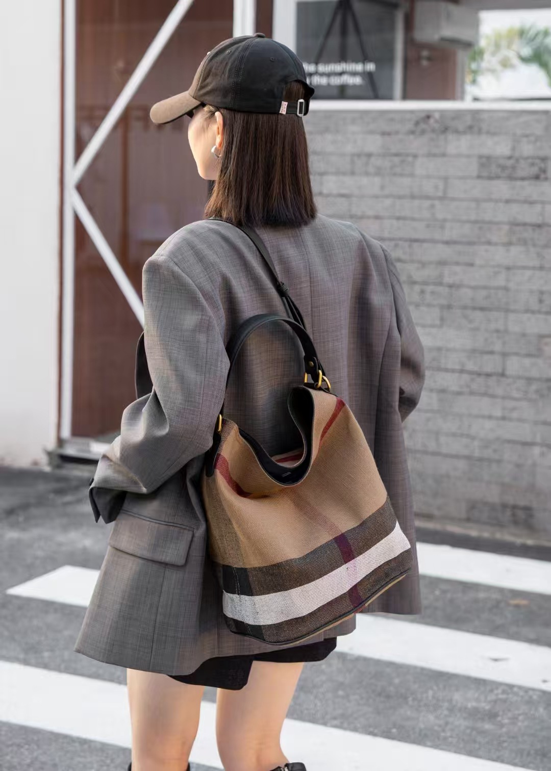 new European and American classic hot-selling jute with cowhide live broadcast large-capacity bucket single shoulder handmade women's bag