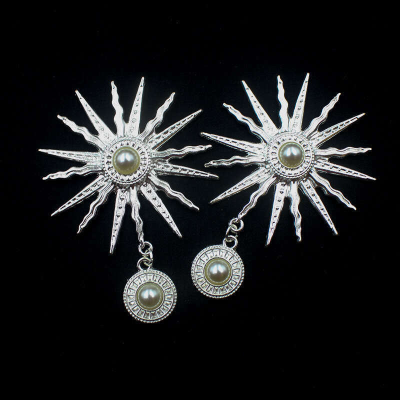 Necklace Designer For Women Exclusive Baroque Style Pearl Sunflower Sun God Phone Case Beauty DIY Alloy Accessories
