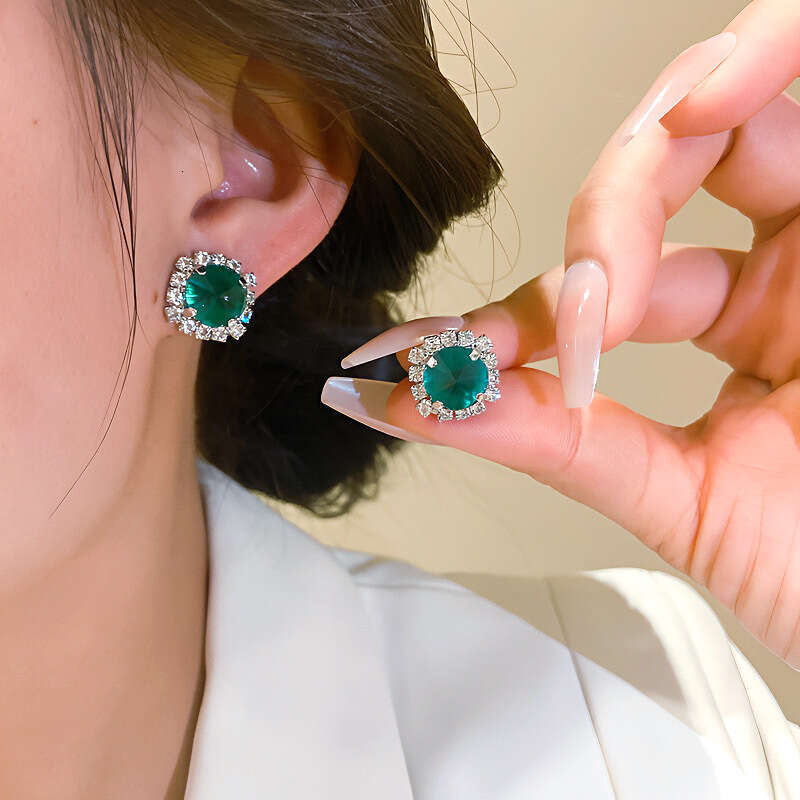 Diamond-encrusted Emerald Square Necklace Two-piece Elegant Earrings Niche Versatile Set for Women Light Luxury Style