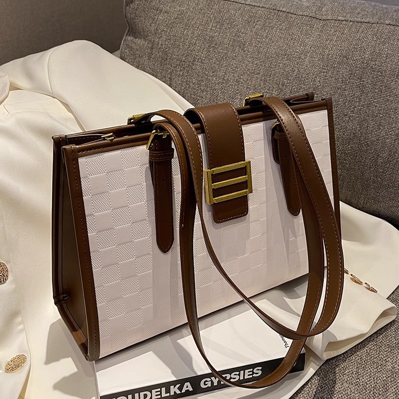 free shipping 2026 luxury tote bag Women's Retro Checkerboard Embossed Design Metal Buckle Single Shoulder Bag