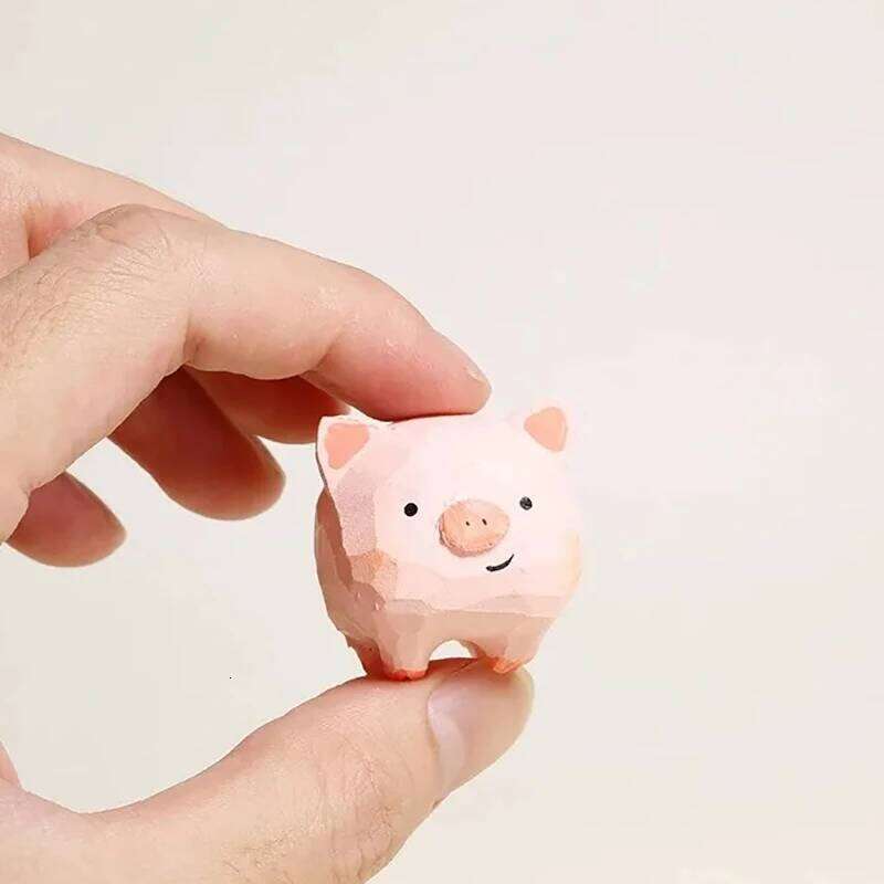 Cute Handmade Wood Crafts Carving Pig Car Ornaments Office Computer Desktop Decorations Accessories Birthday Gifts S260204