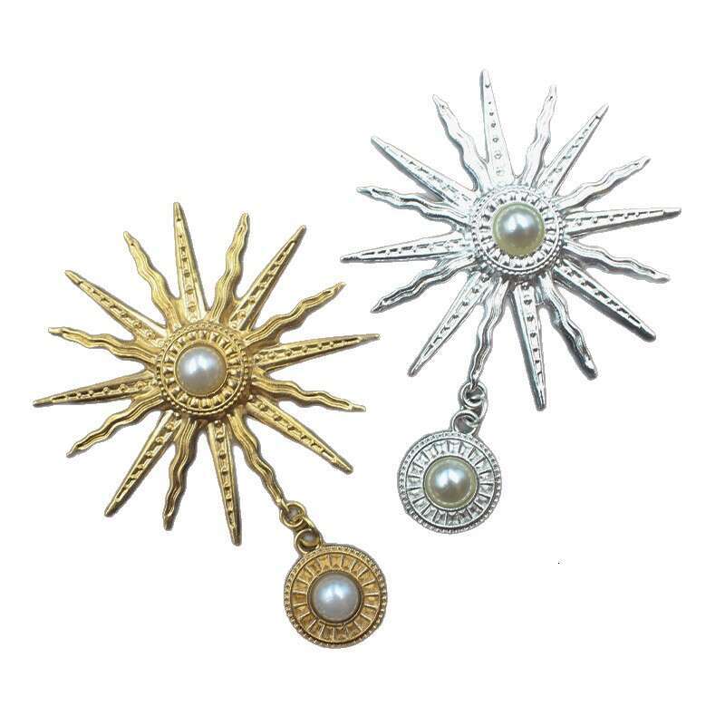 Necklace Designer For Women Exclusive Baroque Style Pearl Sunflower Sun God Phone Case Beauty DIY Alloy Accessories