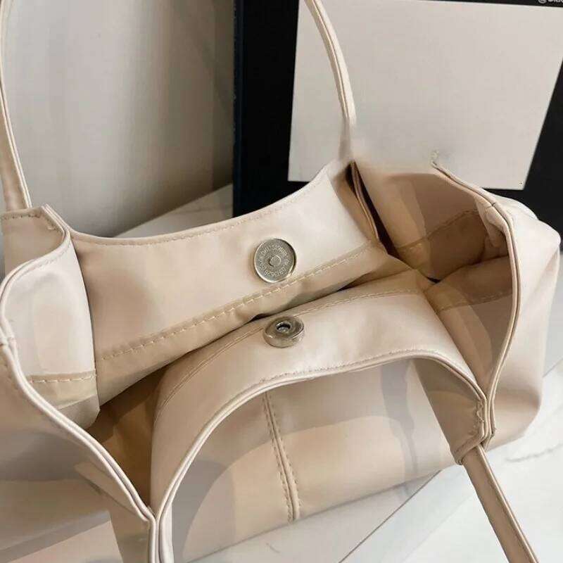 Faionable Large Capaci Tote 2024 New Sle Single oulder Women's Bag Korean Japanese Trend Casual Commuting Handbag 2025 Y260204