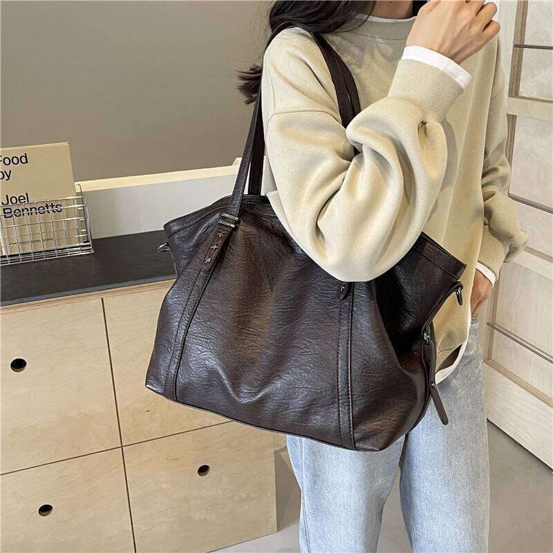 LEFTSIDE Retro Big PU Leather Shoulder Bags for Women 2024 Y2K Vintage Female Underarm Crossbody Bag Simple Solid Color Handbags Y260204
