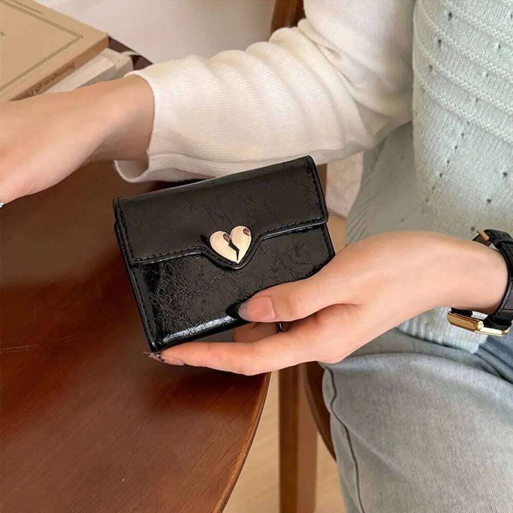 Portable Korean Crack Heart Short High Quality Women's Wallet Fold PU Leather Student Purse Ladies Z260205