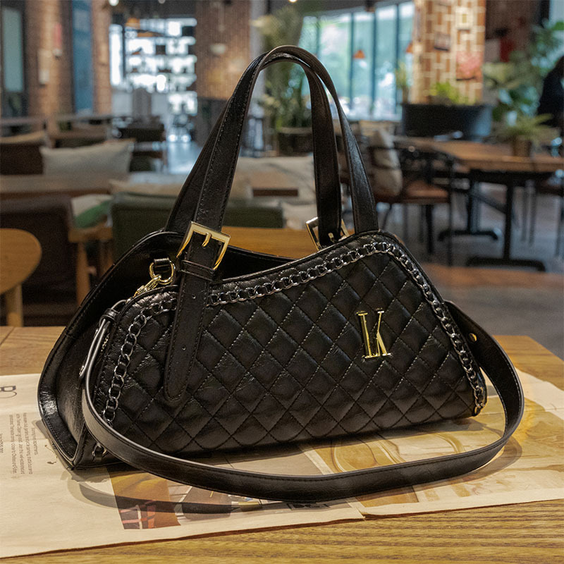 New Design LORDLY KNACK - A stylish and exclusive high-end commuter bag that pairs well with any outfit. Features a shoulder strap and a saddle-style 