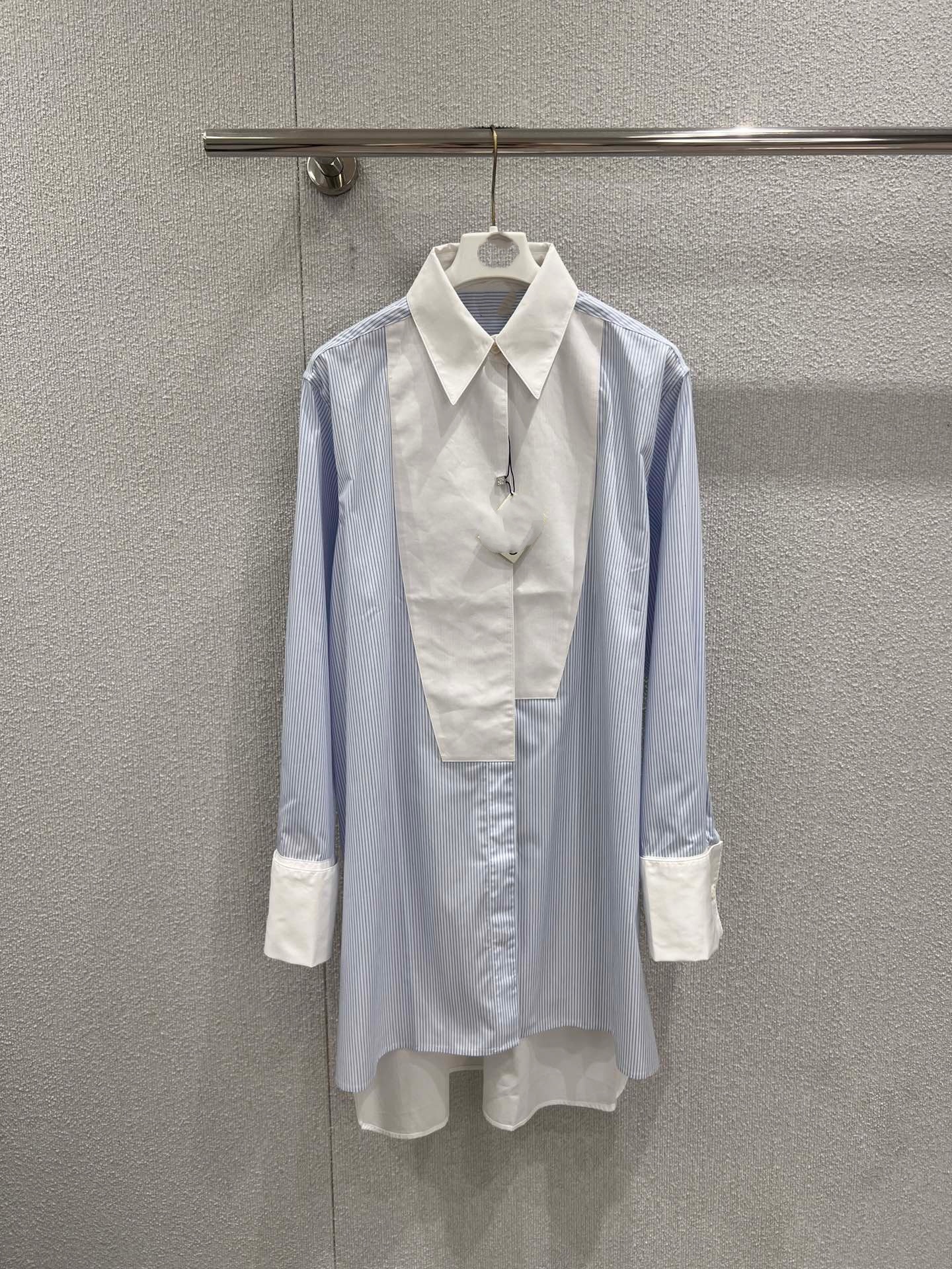 26 early spring new color blocked striped long loose shirt