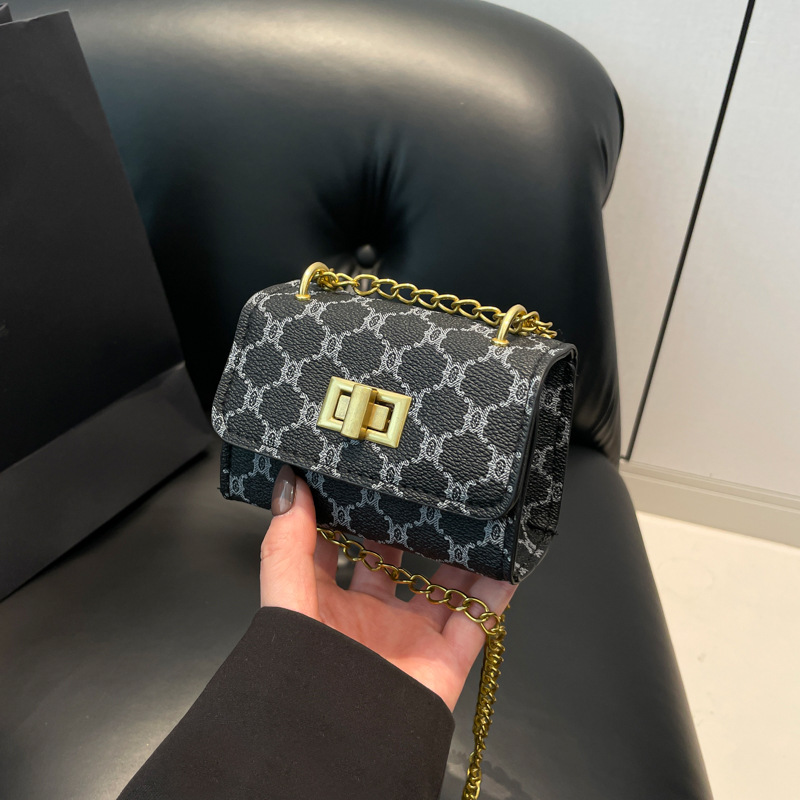 Women's Vintage Floral Print Mini Chain Crossbody Bag, Flap Turn-lock Shoulder Bag with Gold Hardware for Daily Wear 2026 hots