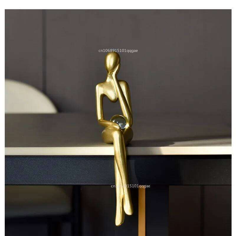 New Resin Thinker Statue Abstract Figures Statues Ornaments Gold Man Sitting Table Decor Room Bookshelf Decoration S260204