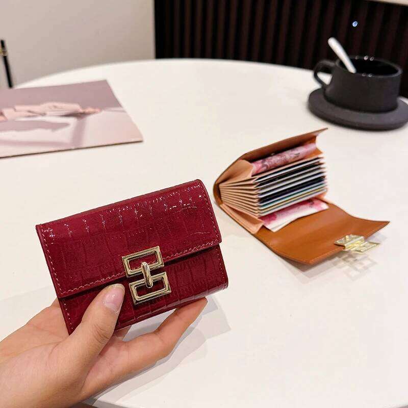 Fashion PU Leather Women Wallet Bi-fold Wallets Red ID Card Holder Coin Portable Small Women's Purse 2025 New Style Z260205