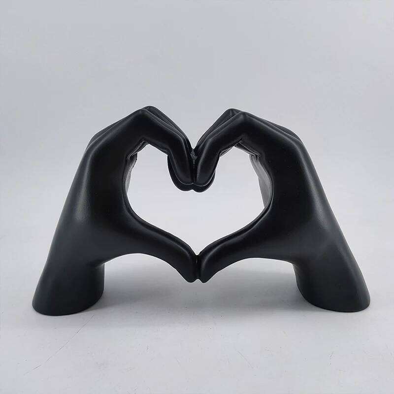 Love Hand Ornament Resin Heart-shaped Both Hands Desktop Office Decoration Arts And Crafts Originality Lovers Gift S260204