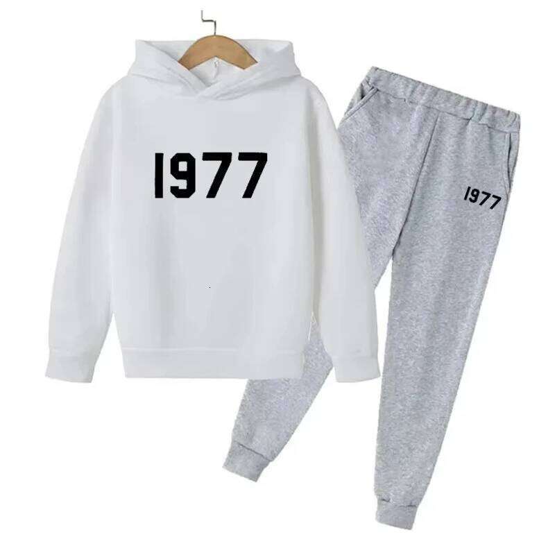 Fashion Casual 1977 Boys Girls 2 Piece Sets Tracksuit Kids Hooded Sports Suit Children Hoodies Sweatshirt Top+Pants Streetwear X260205