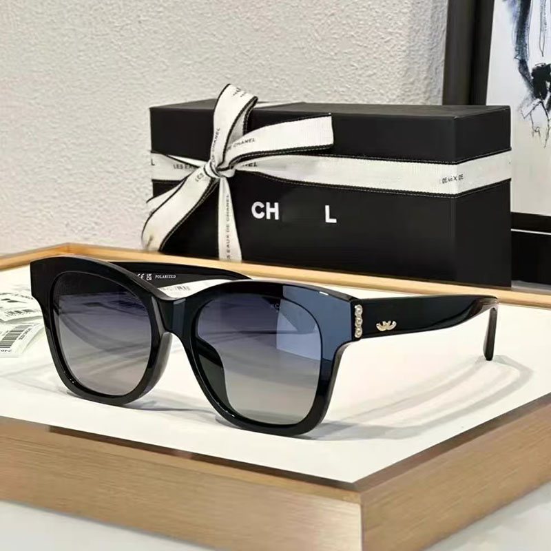 Designer Sunglasses for women oversize pearl Beautiful trendy slim Classic Eyeglasses frame Outdoor Beach Glasses For women