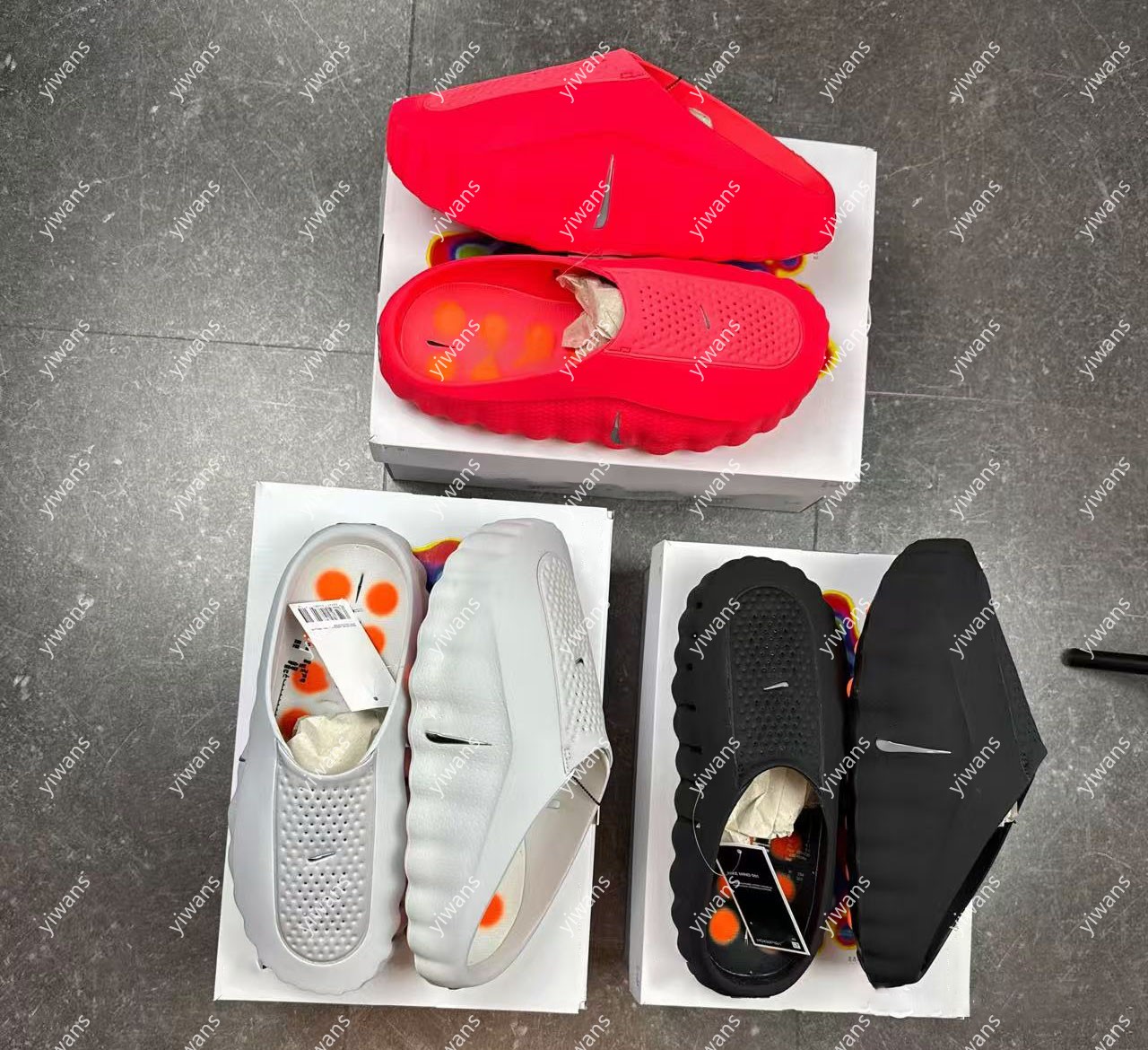 Designer Mind 001 002 Running for Men Women Pre-match Tech Comfortable Slippers Bone Solar Red Black Chrome Light Smoke Grey Fashion Shoes