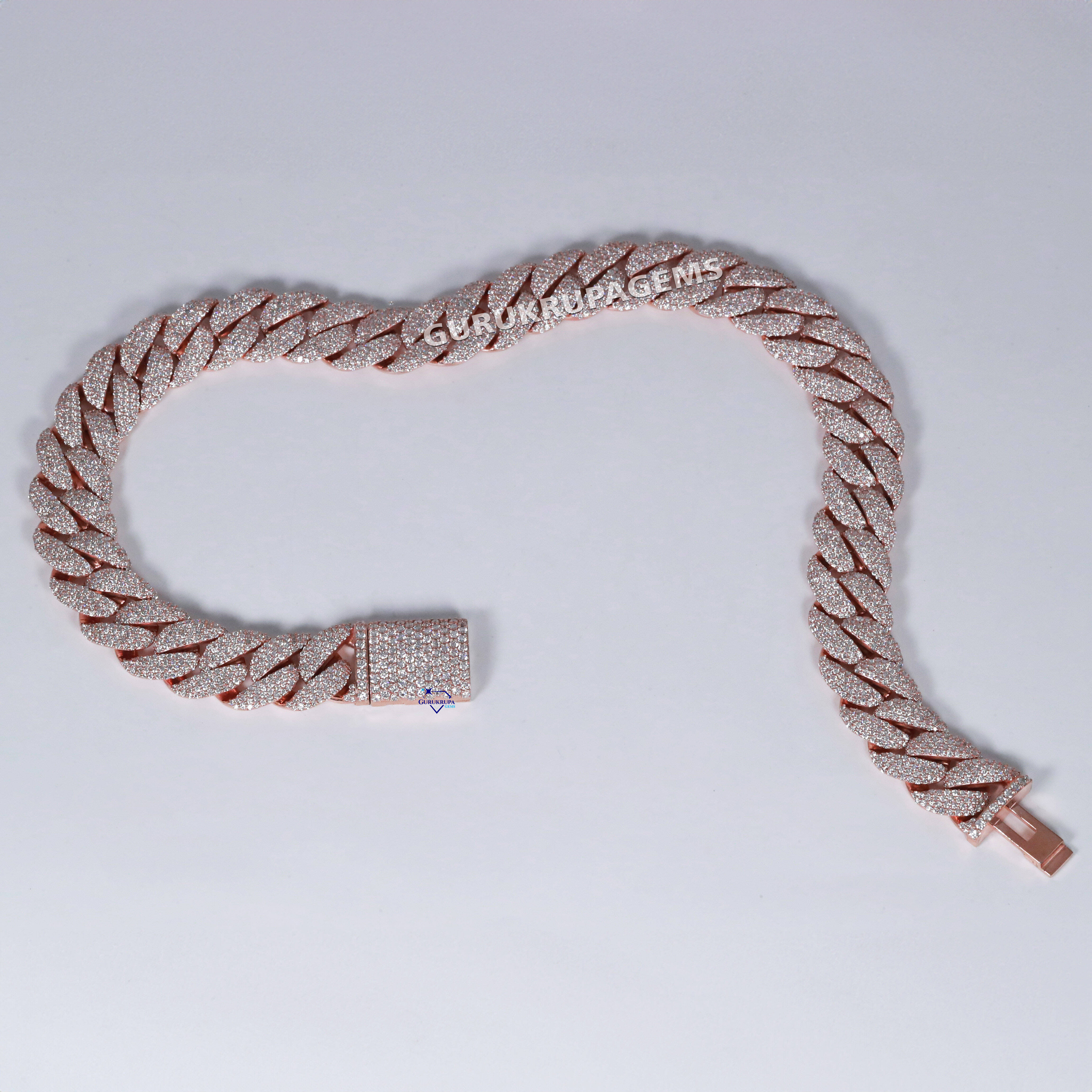 Most Selling Jewelry Dazzling Moissanite Diamond with Vvs Clarity Chain Featuring Unique Design Crafted in 925 Sterling Silver