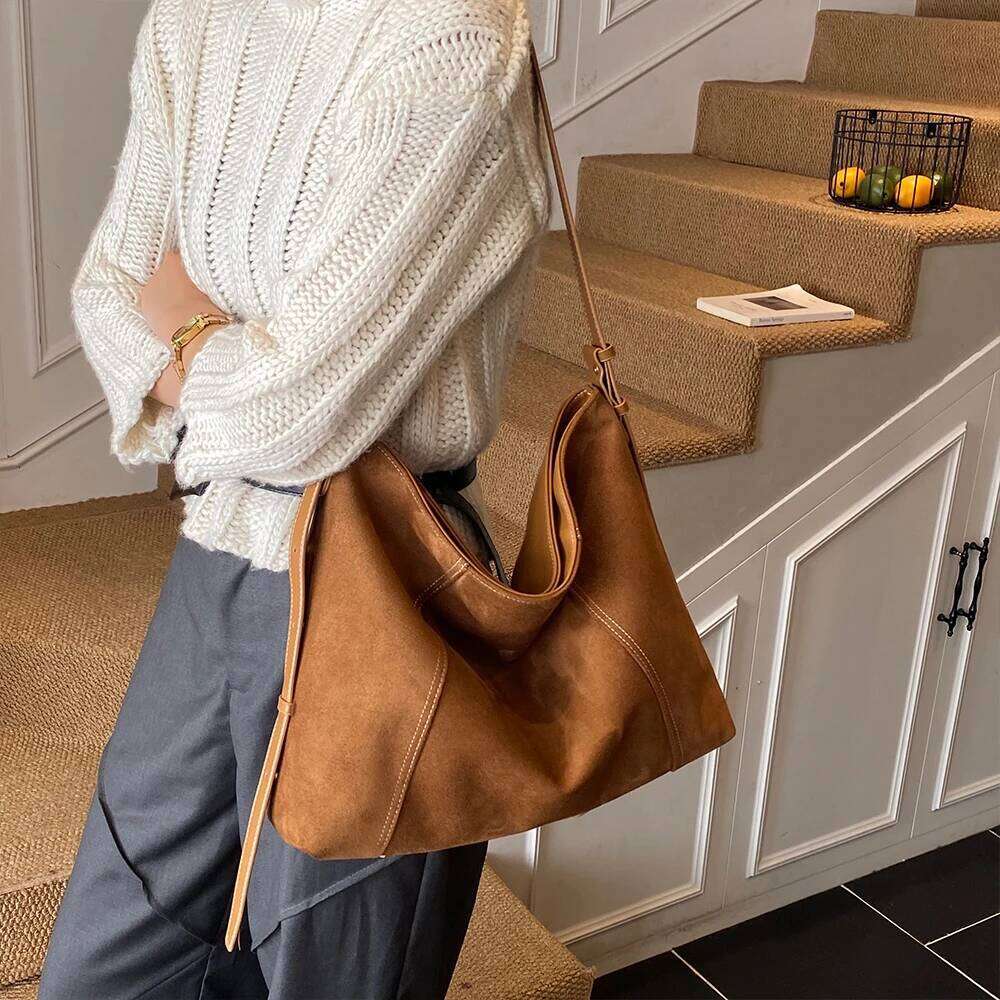 Retro Tote for Women, New Large-Capacity Crossbody Bag, Simple and Versatile Single-Shoulder Underarm Bag Y260204