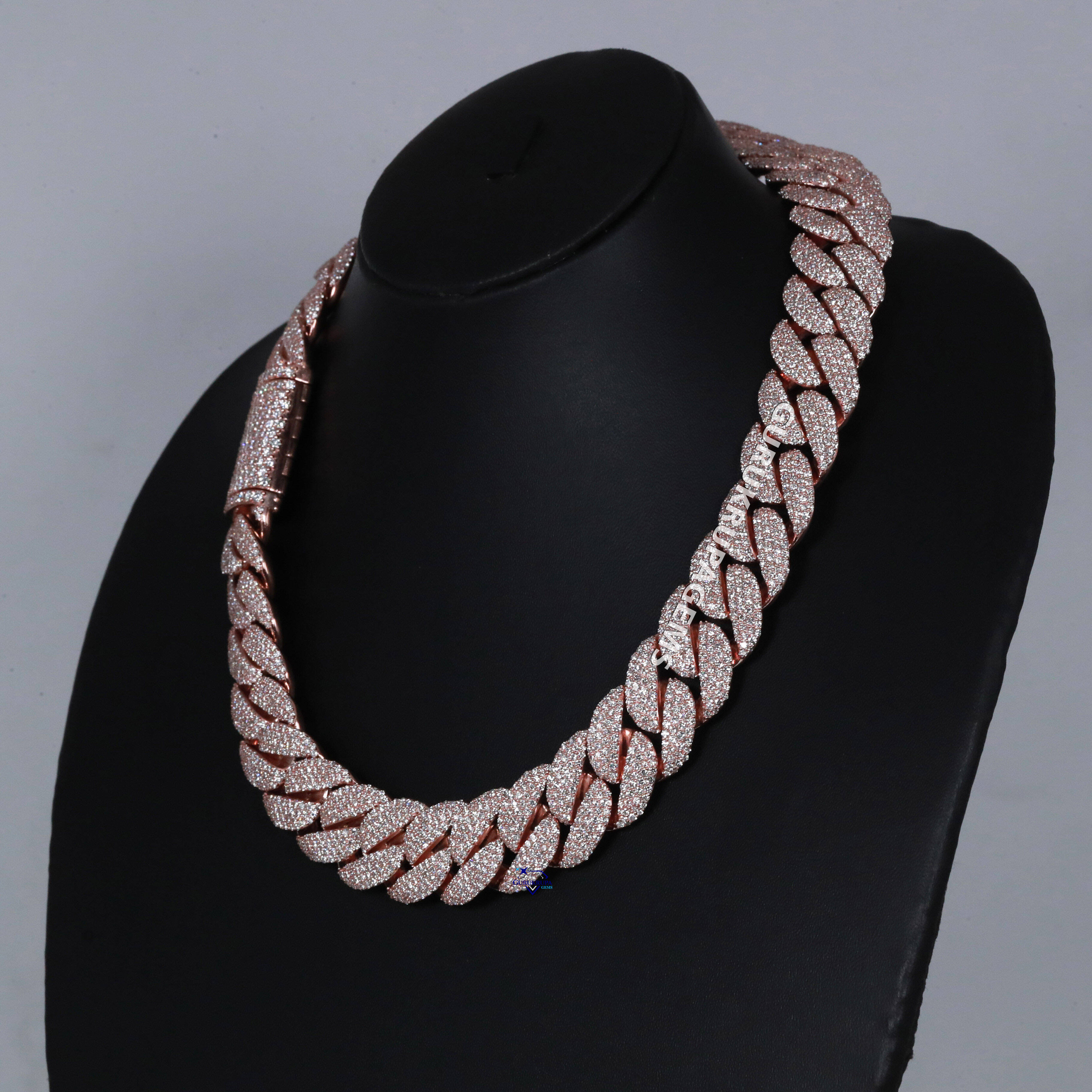 Most Selling Jewelry Dazzling Moissanite Diamond with Vvs Clarity Chain Featuring Unique Design Crafted in 925 Sterling Silver