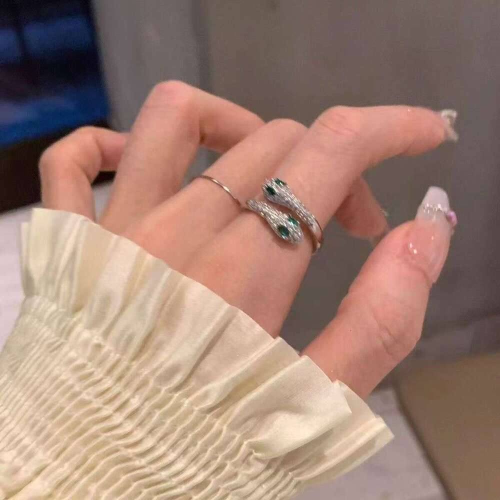 Green-Eyed Snake-Pattern Ring Luxury-inspired open-style niche jewelry Designer women's versatile statement ring