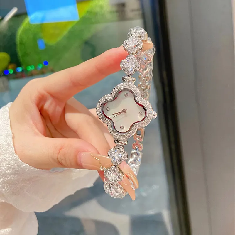 News AAA Luxury Fashion Watch Ladies Watch Set Classic Diamond Ring Dial Quartz Battery 02