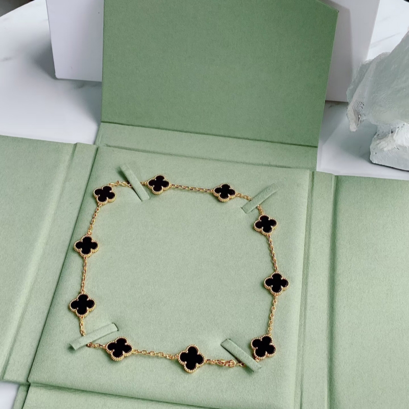 Ten Leaf Classic Necklace Luxury Ladies Necklace Fashion Leaf Necklace Gold Jewellery 925 Sterling Silver Jewellery Flower Pendant Necklace