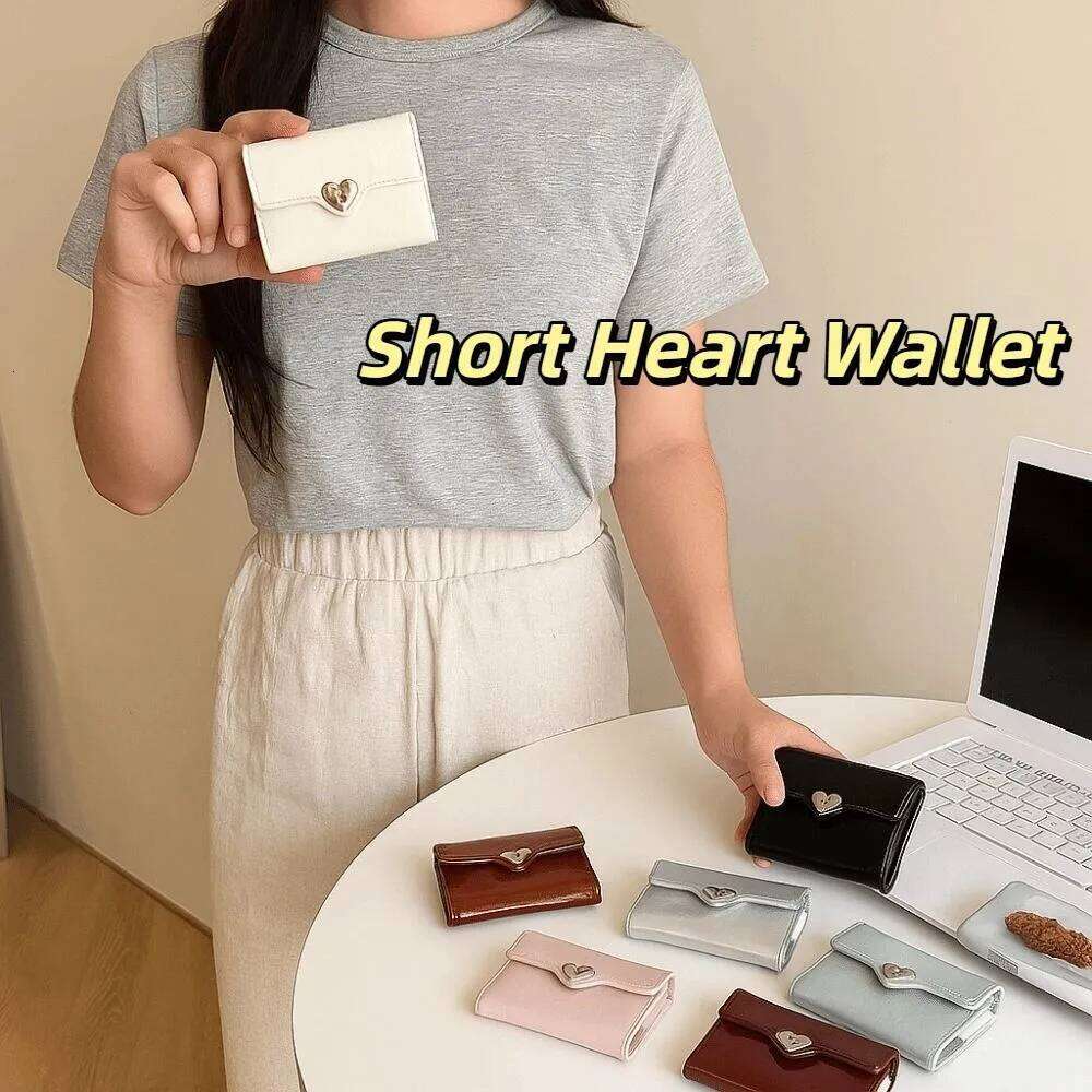 Portable Korean Crack Heart Short High Quality Women's Wallet Fold PU Leather Student Purse Ladies Z260205
