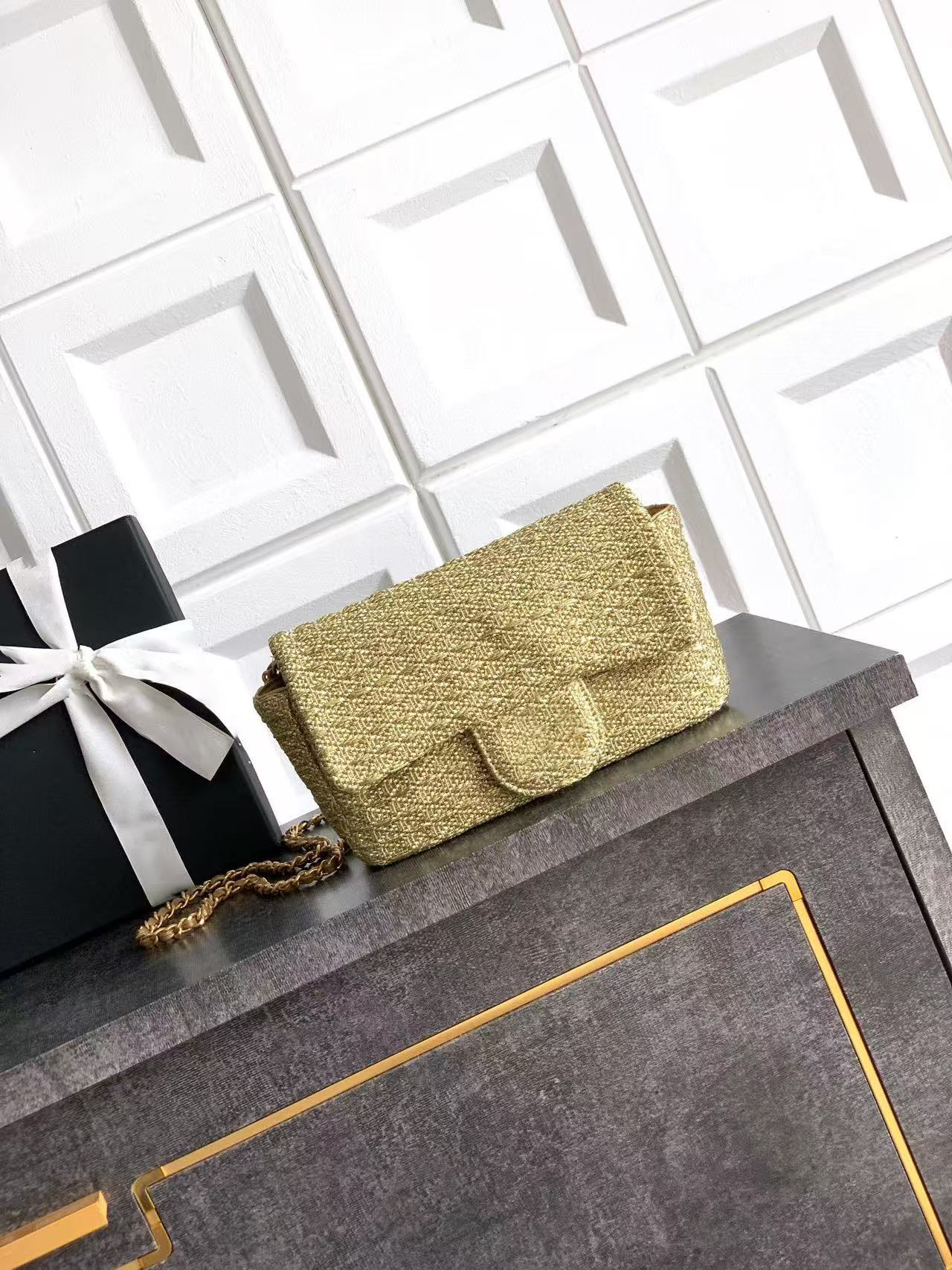 10A Chic Leather Handbag with Reversible Carry Options | Spacious Interior for Daily Essentials With the box