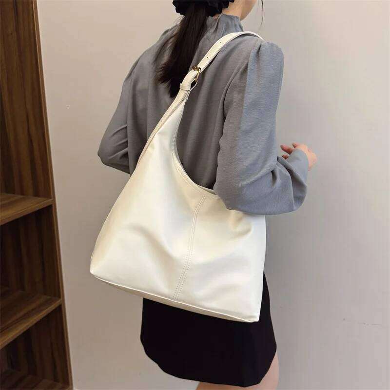 Vintage Large Capacity Shoulder for Women with Soft Solid Crossbody Retro Tote Bag For Commute Y260204