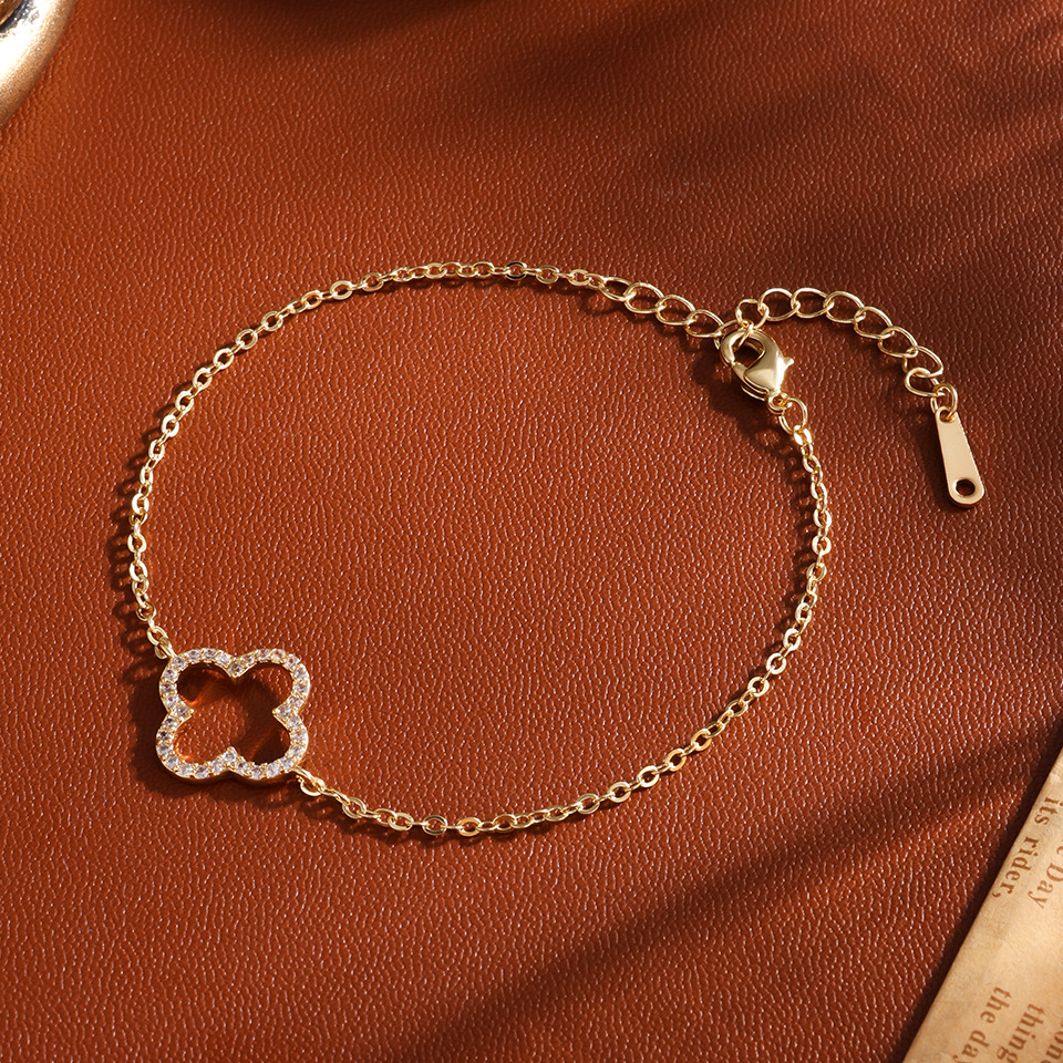 New Copper Inlaid Light Luxury Four-Leaf Clover Full Zirconia Bracelet for Women Simple Versatile Fashion Commuting - view 4
