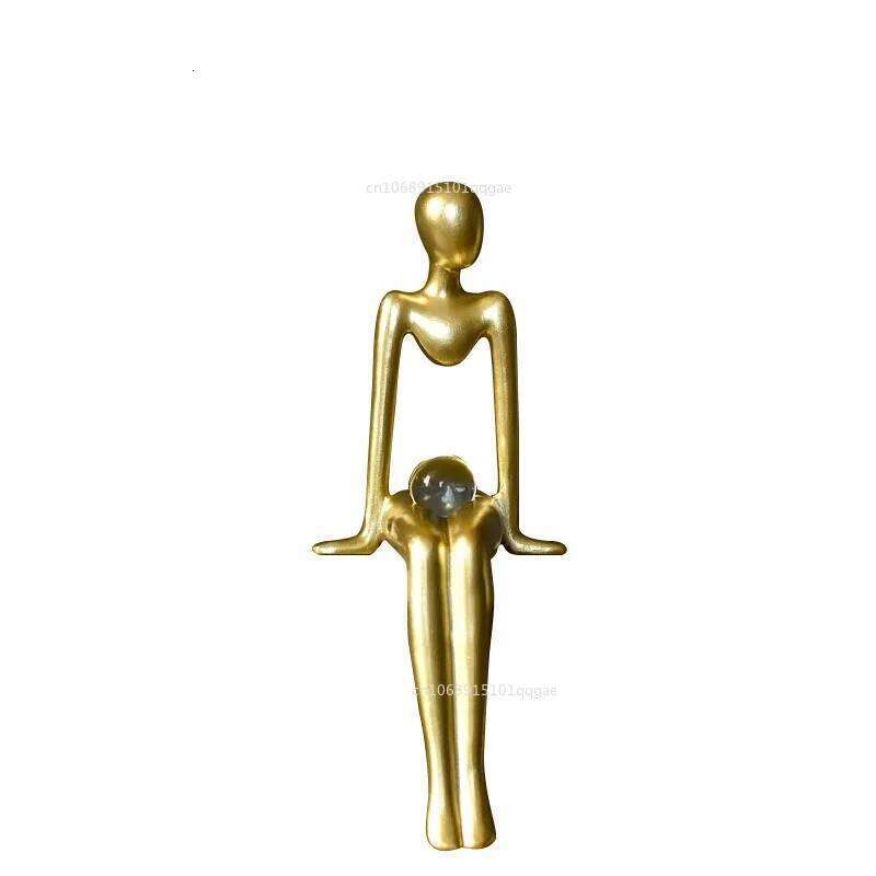 New Resin Thinker Statue Abstract Figures Statues Ornaments Gold Man Sitting Table Decor Room Bookshelf Decoration S260204