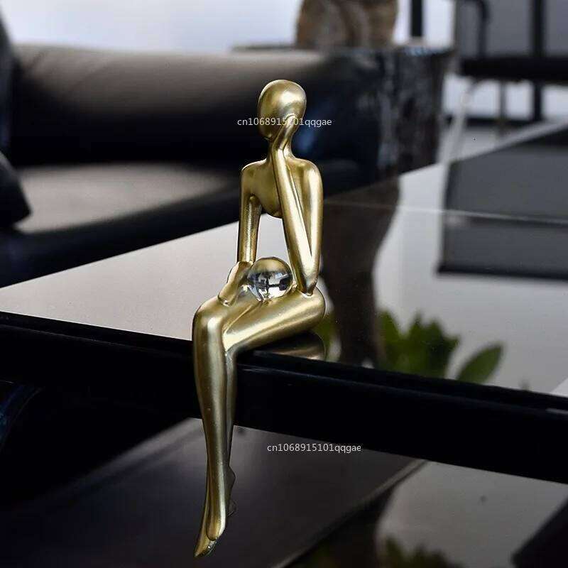 New Resin Thinker Statue Abstract Figures Statues Ornaments Gold Man Sitting Table Decor Room Bookshelf Decoration S260204