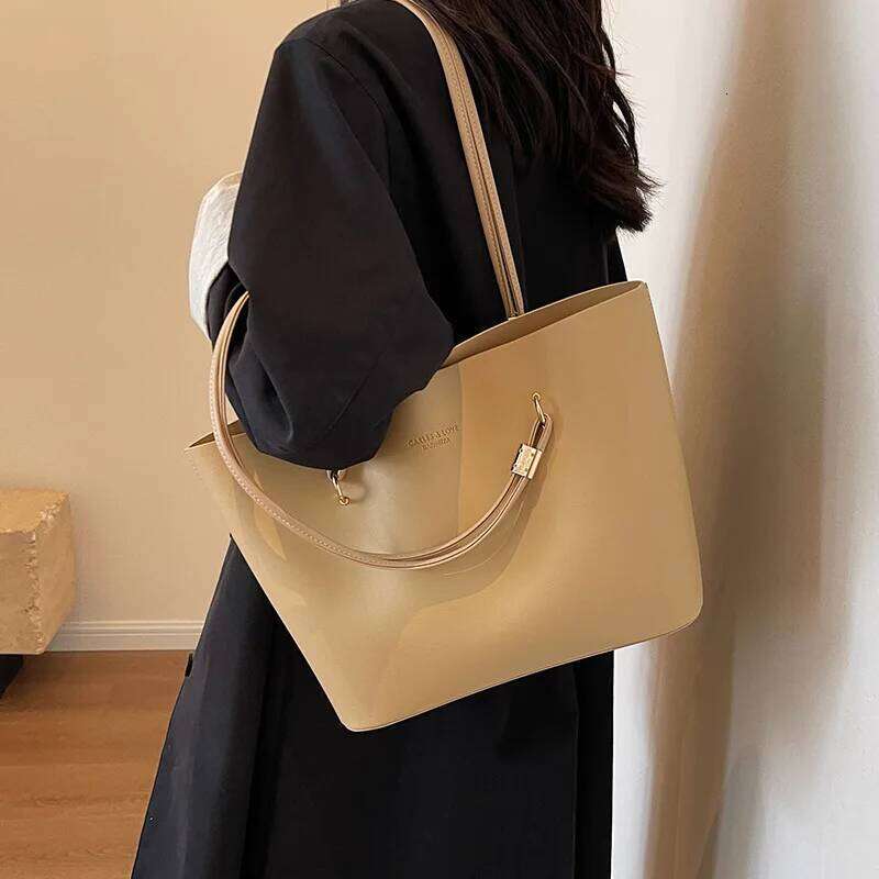 Red Fashion Shoulder Large Capacity Brand PU Leather Luxury Designer Tote Bag Commuter Wedding Party Big Handbag Y260204