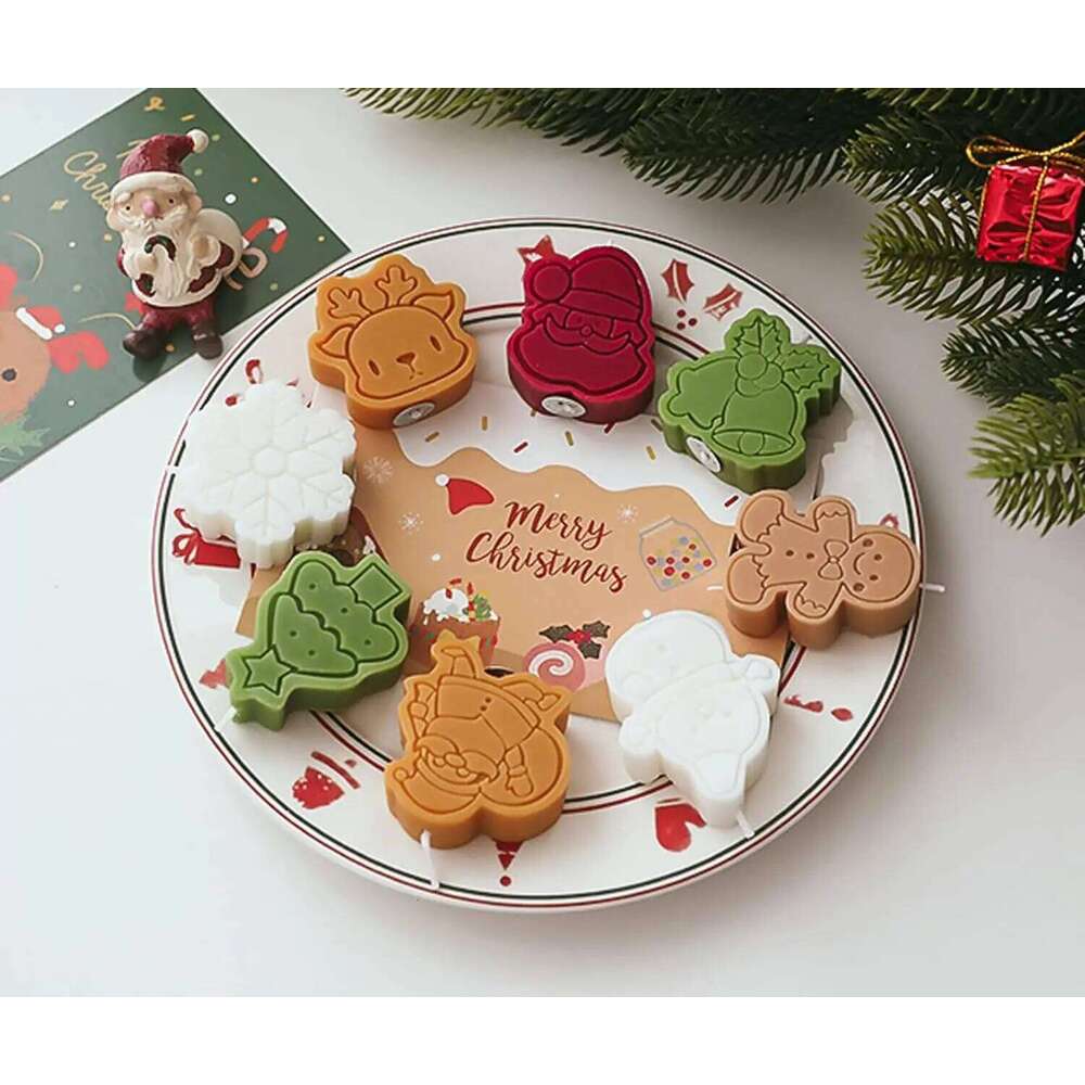 4Pcs Christmas Scented Set Cartoon Santa Claus Elk Trees Snowman Aromatherapy Soy Wax Candles Halloween Home Decor Gift S260204