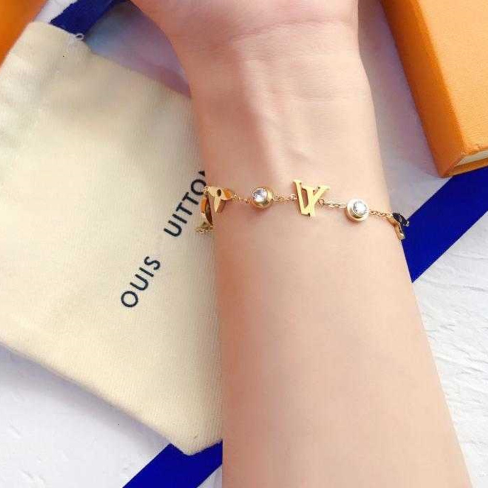 Charm Bracelets Sty… - image