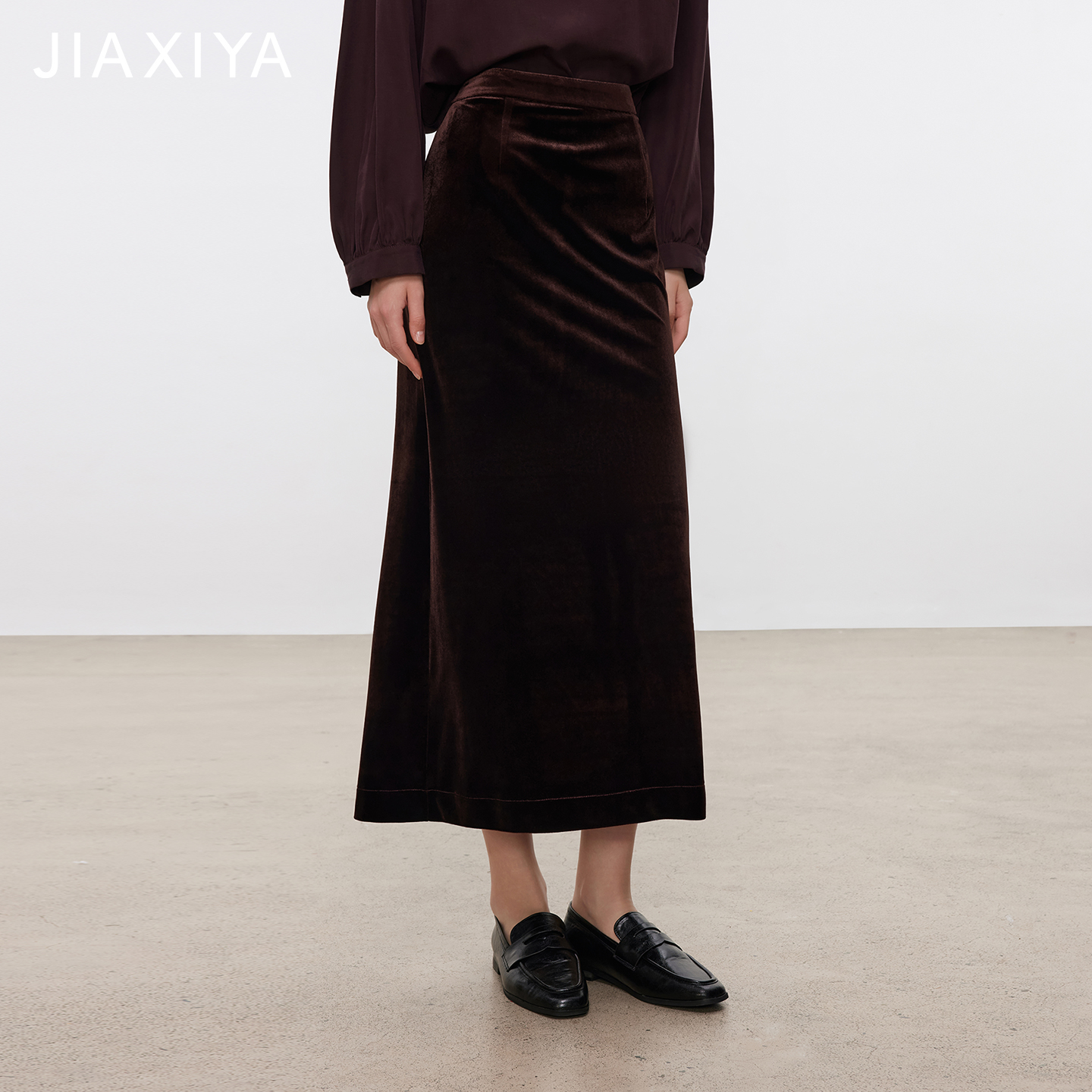 High-Waisted Drape Split Skirt Fashionable Comfortable Velvet Minimalist British Style Skirt