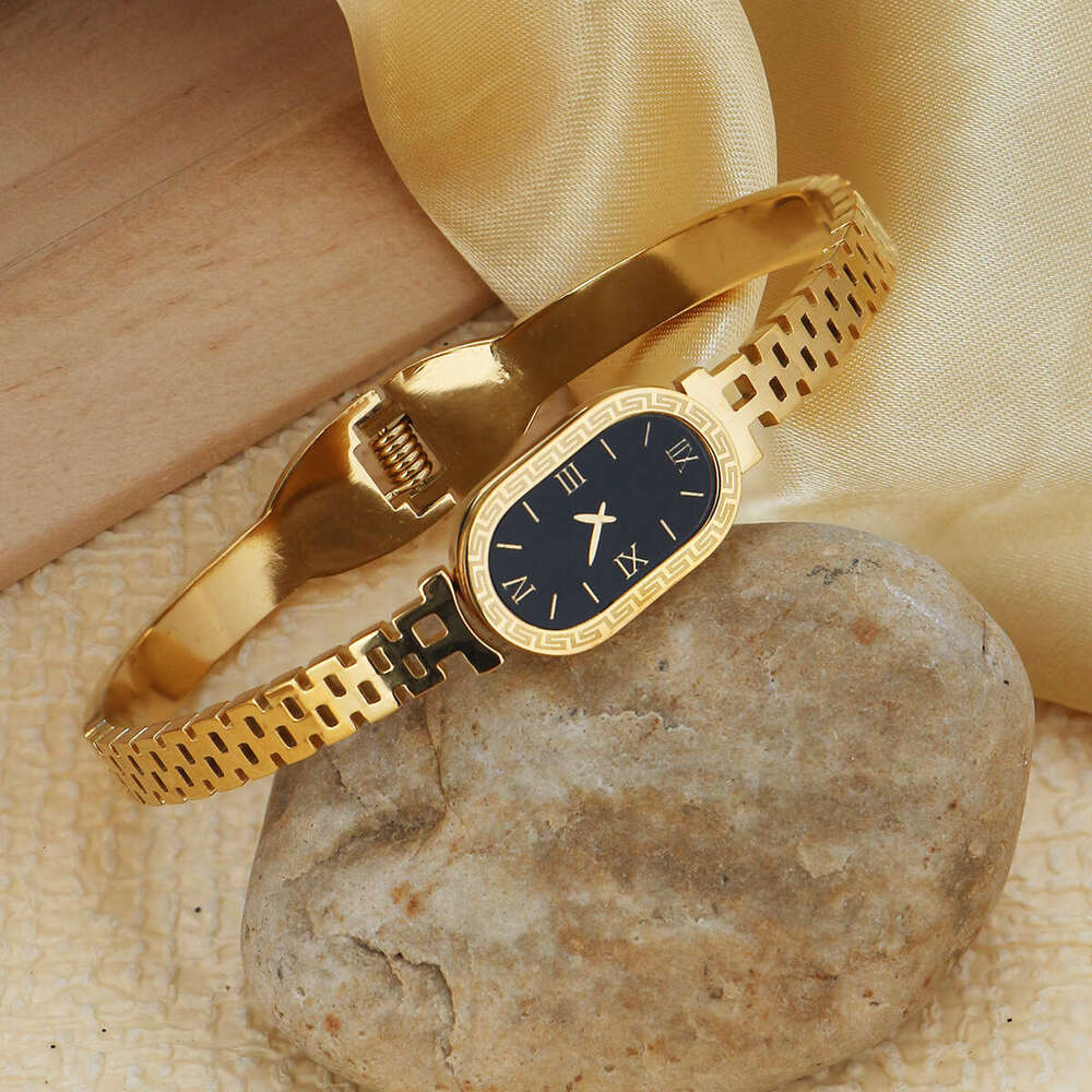 Vintage Watch-style Snake-shaped Quartz Oval Dial Band Roman Numerals Hollow Titanium Steel Bracelet