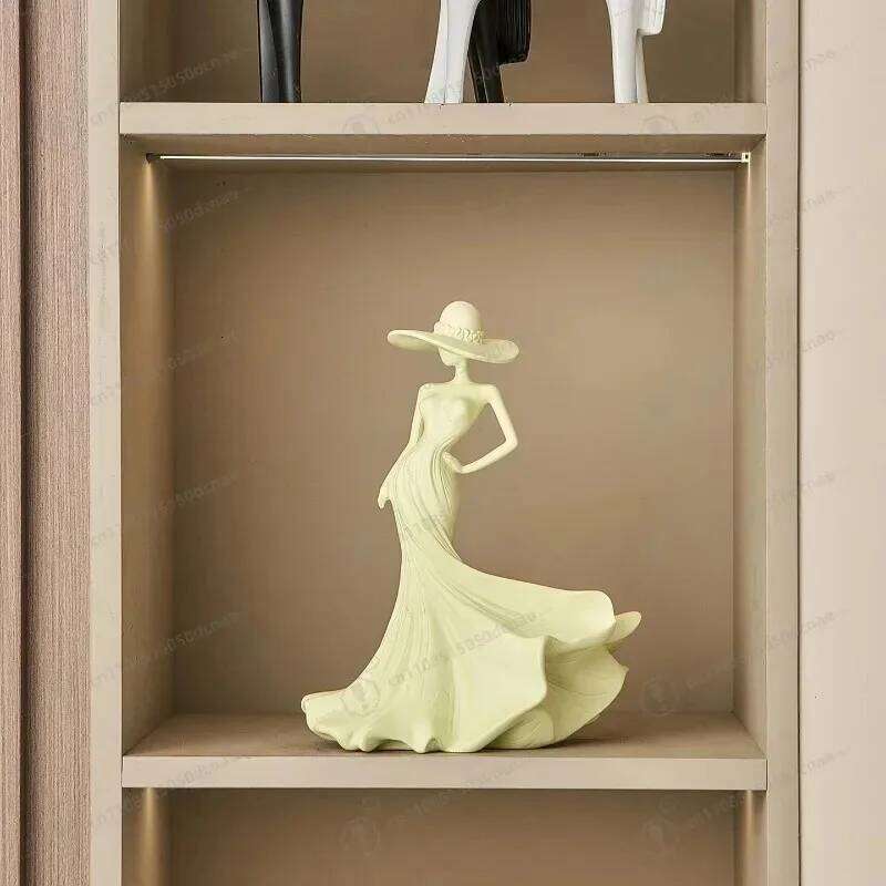 Creative design art, cream style figure art ornaments, high-end living room, study, entrance wine cabinet, home accessories S260204