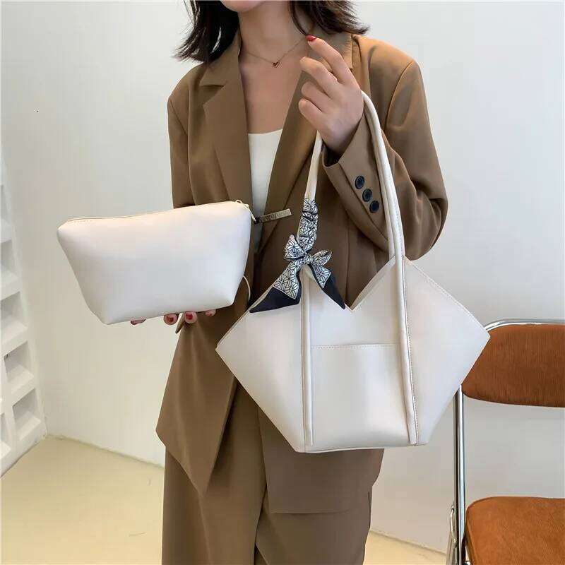 2025 New Fashion Portable Simple Tote Women's Trend Korean Version Solid Color Shoulder Bag Y260204